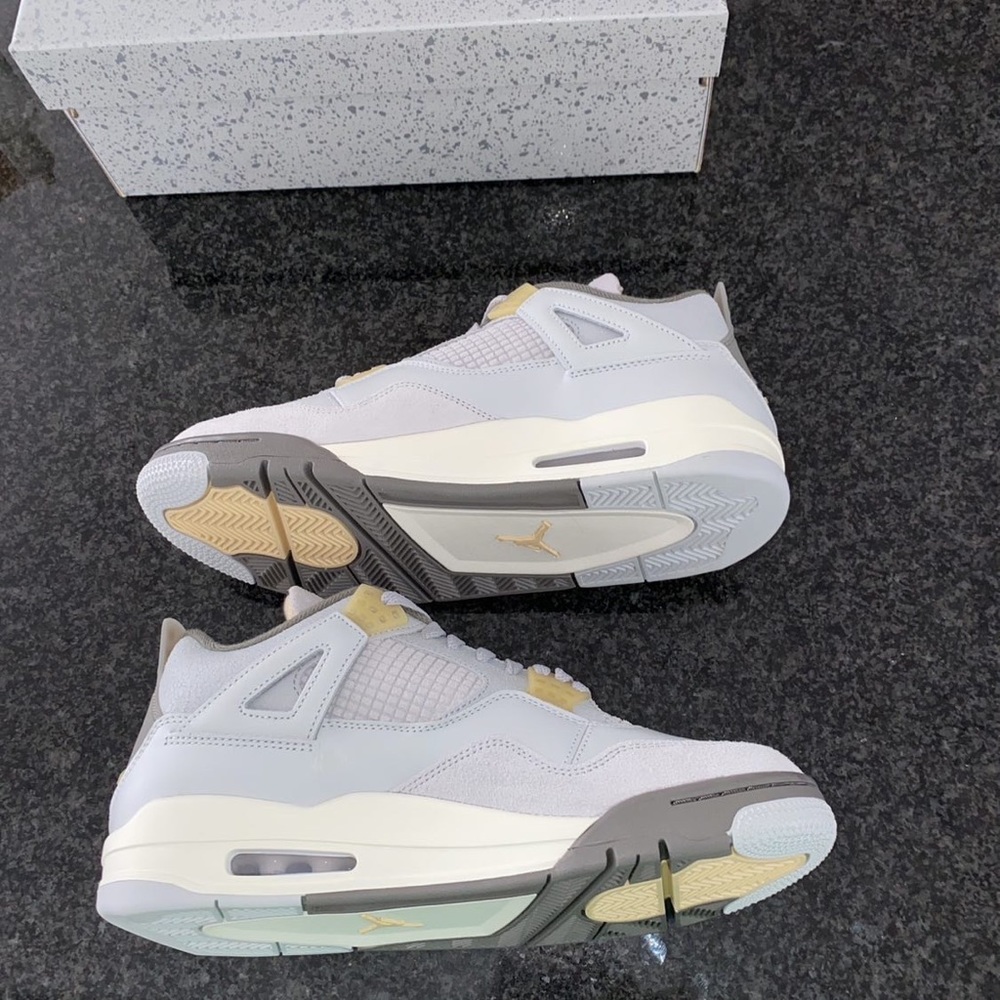 🔥🔥🐐BNWT Jordan 4 SE🐐🔥🔥